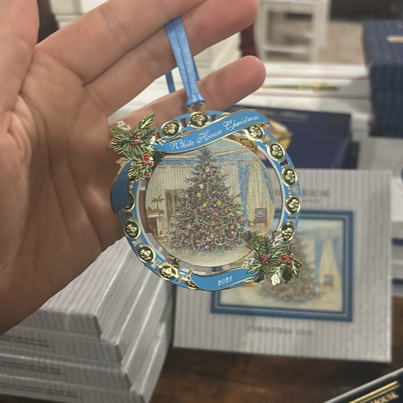 White House Christmas Ornament 2021 - Picture 3 of 4